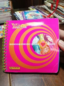 Witch Pocket Album Love Book Completo Meno 11 Figurine Panini Ottime Condizioni - Foto 1 di 2