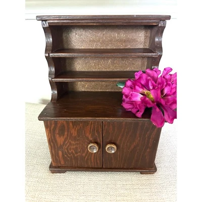 Gabinete de madera miniatura vintage 9 x 7 pulgadas Foto 1 de 4