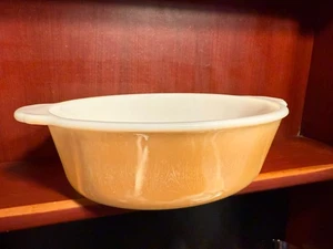Vintage Anchor Hocking FIRE KING Peach Lusterware 1-1/2 Qt. Casserole Dish - Picture 1 of 7