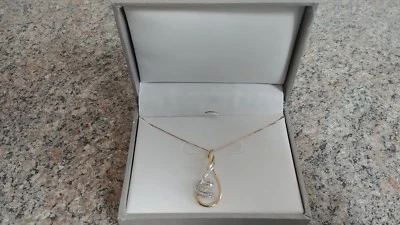 Colgante de diamantes redondos de oro de dos tonos de 10 quilates de 0,15 CTTW - para mujer Foto 1 de 4