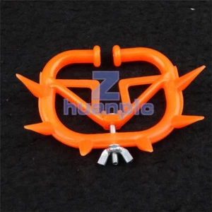 UN NUEVO Vacas y terneros son alimentados anillos de plástico - Imagen 1 de 1