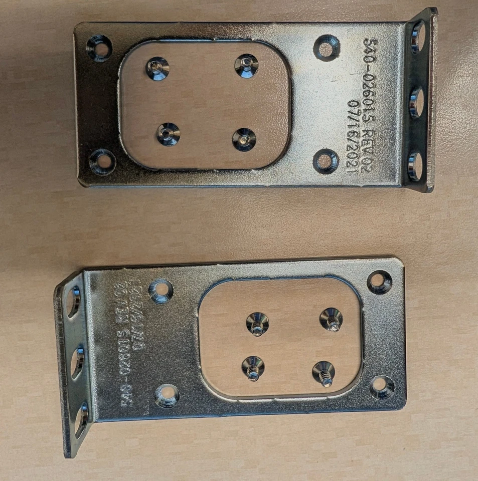 Juniper Networks SRX240 1U Rack Ear Set with 8 Screws 540-026015 DEV-11092 - Image 1 of 1