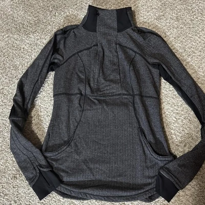 Pullover Lululemon para mujer 8 gris negro espiga cuello embudo bolsillo trasero con cremallera Foto 1 de 4