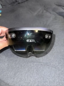 Microsoft HoloLens 1 (Developer’s Edition), With Box, With Cords, Good Condition - Picture 1 of 5