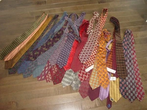 Lot of 33 Men’s Silk Neckties Ties Alfani Nordstrom's Hugo Boss Etc - Picture 1 of 4