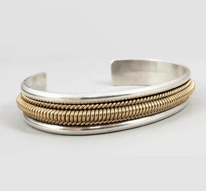 Brazalete Navajo de plata esterlina relleno de oro de 12K alambre trenzado para damas de Tahe - Imagen 1 de 5
