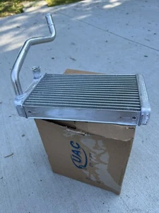 # HT 398282C UAC HVAC Heater Core - Picture 1 of 3