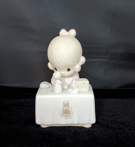 Precious Moments Figurine c0010 My Happiness 1989 - Picture 1 of 5
