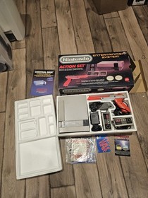 Nintendo NES Action Set w/ Box Zapper 2 Controllers + Mario Duck Hunt CIB