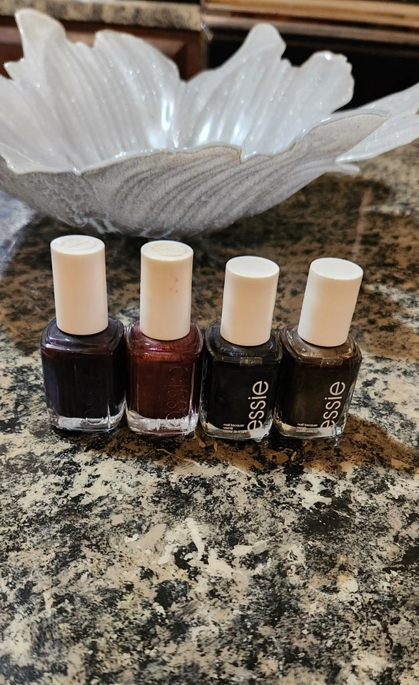 Essie Nail Polish  - You Choose.  Discontinued.  New. Foto 1 de 1