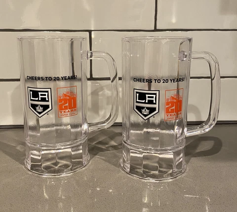 Los Angeles Kings & Staples Center “Cheers To 20 Years!” Plastic Beer Mugs 2-New Cover