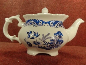* PRICE KENSINGTON Blue & White " WILLOW " 1.25 PINT TEAPOT FREE UK POST - Picture 1 of 10