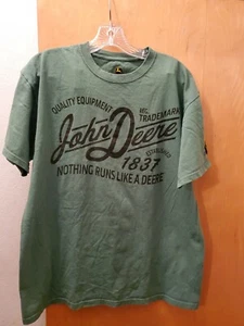 John Deere officially licensed men's Size: Large green short sleeve t-shirt EUC - Picture 1 of 3
