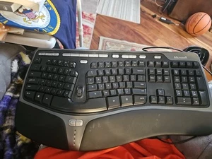Microsoft Natural Ergonomic Keyboard 4000 v1.0 KU-0462 USB - Picture 1 of 7