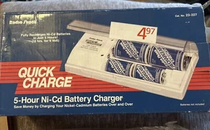 Radio Shack Quick Charge "AA" Nickel-Cadmium Battery Charger 23-242 - Picture 1 of 4