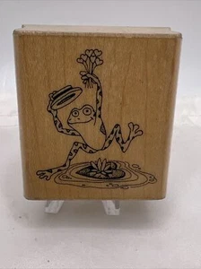 Estampilla de goma Hero Arts 1985 rana bailando sello de madera de goma 2" - Imagen 1 de 4