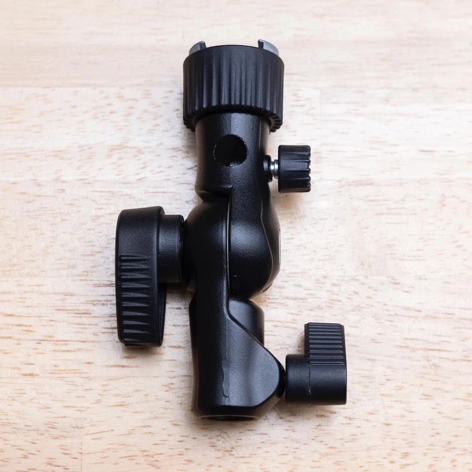 Cabezal de inclinación a presión Manfrotto 16 mm hembra para estroboscópico, paquete de 2, usado excelente Foto 1 de 4