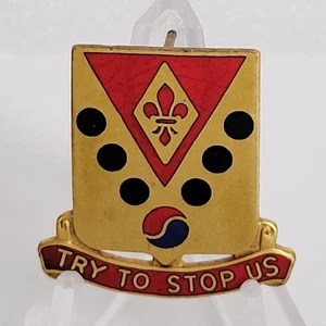 142nd Field Artillery Regiment Distinctive Unit Insignia Army Crest DI DUI E25 - Picture 1 of 2