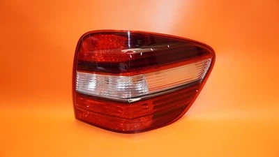 MERCEDES BENZ ML350 LUZ TRASERA PASAJERO DERECHO 2009 2010 2011 A1649060800 OEM Foto 1 de 4