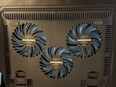 Almohadilla de enfriamiento para portátil HAVIT HV-F2056 15,6 pulgadas-17 pulgadas 3 ventiladores USB - negra Foto 1 de 2