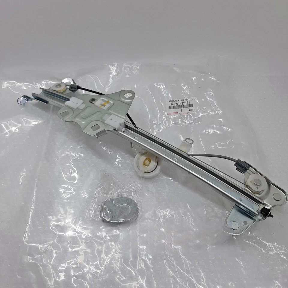 TOYOTA Genuine MARK2 CHASER JZX90 GX90 Right Front Window Regulator 69801-22151 - Image 1 of 2