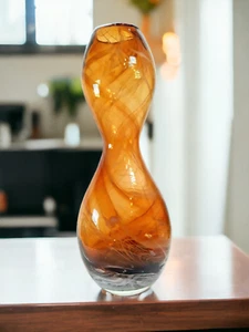 Retro Art Glass Vase Pinched Hourglass Hand Blown Vintage 70's Vibe Amber Swirl - Picture 1 of 14
