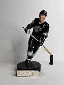Figura de Garthlan firmada por Wayne Gretzky LA Kings PSA AP18837 - Imagen 1 de 4