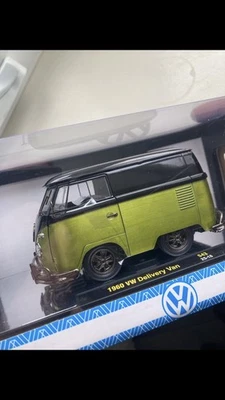 M2 машины SUPER CHASE 1:24 1960 VW доставки фургон новый зеленый/черный редкая 1 из 250 - Изображение 1 из 4