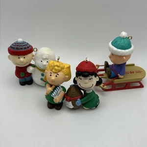 Hallmark The Peanuts Gang, Charlie Brown/Linus/Lucy/Sally Ornamente  - Bild 1 von 16