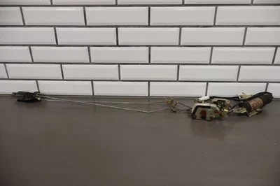 Toyota Celica 1984-1985 con cerraduras eléctricas pestillo de puerta derecho pasajero Foto 1 de 4