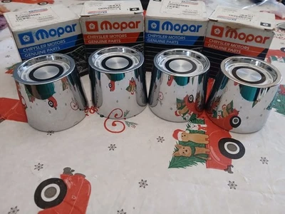 Nuevo de Lote Antiguo Mopar Juego de 4 Tapas Centrales Dodge Plymouth Magnum 500 Número de Pieza 3580466 Foto 1 de 4