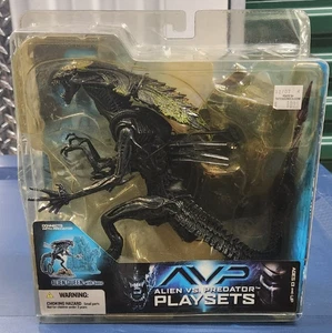 2005 Alien Queen RARE Variant - McFarlane Toys Alien Vs Predator Play set - NEW - Picture 1 of 3