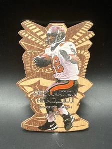 1998 SkyBox E-X2001 #6DH Warrick Dunn - Destination Honolulu 1:720 Packs - Picture 1 of 2