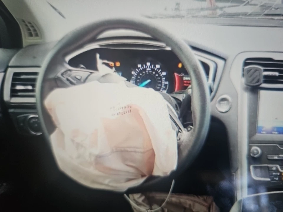 Volante Ford Fusion SE 2019  Foto 1 de 1