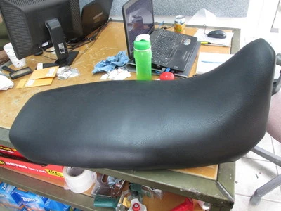 Asiento Triumph OEM 1993 1994 1995 1996 1997 1998 Tiger 885 2300068 T2300068 Foto 1 de 4