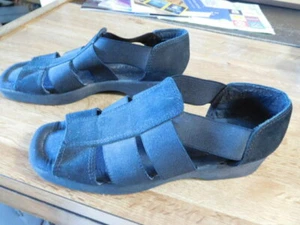 size 8 Naturalizer black shoes - Picture 1 of 4