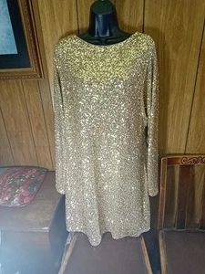 STUNNING FLATTERING STRETCHY SPARKLY GOLD SEQUIN DRESS SIZE 18 - Picture 1 of 4
