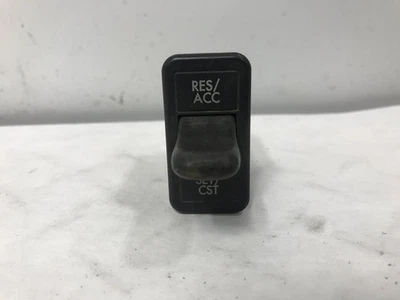 Interruptor de tablero/consola Freightliner M2 112 JUEGO DE CRUCERO/REANUDACIÓN - Usado A0637217055 Foto 1 de 4