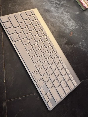 Apple Wireless Bluetooth Keyboard Model A1314 Aluminum Body Genuine OEM - Image 1 of 4