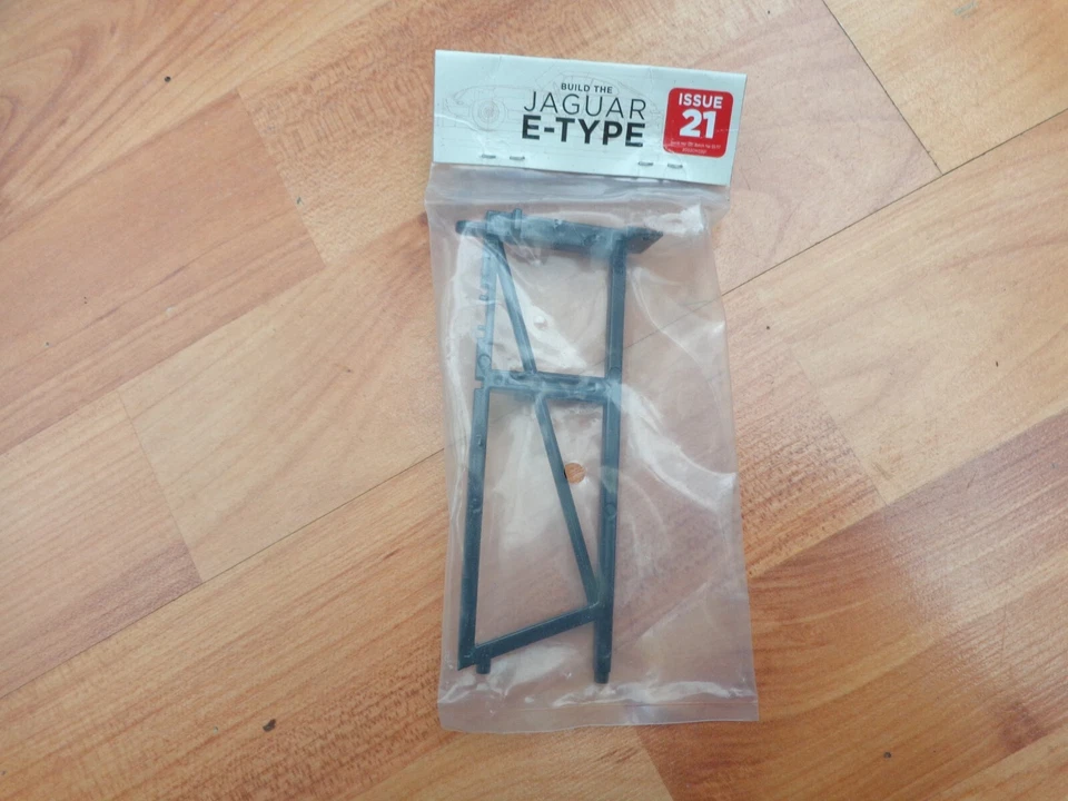 1/8 DEAGOSTINI Costruisci La Tua Auto JAGUAR E-TYPE Numero 21 Solo Parte - Immagine 1 di 1