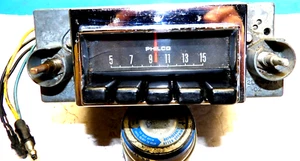 1971 Ford Maverick AM Push Button Radio DIDA-18806-AB - Picture 1 of 10