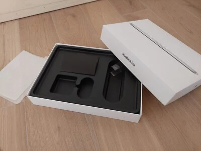 Apple MacBook Pro 15,4" (256GB Flash, Intel Core i7, 3ª generazione, 2.3 GHz,... - Immagine 1 di 4