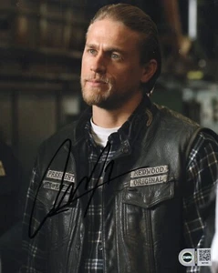 CHARLIE HUNNAM SIGNED PHOTO (1) ALSO SWAU SONS OF ANARCHY - Picture 1 of 1
