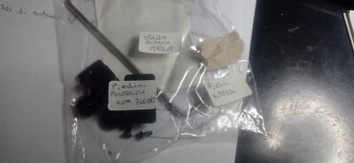 icom ic 706 mkIIG parti staffa e piedini - Immagine 1 di 4