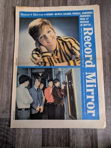 RECORD MIRROR Music Paper- 17th June 1967 - Cilla Black/The Hollies Cover - Foto 1 di 8