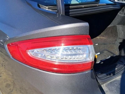 Cuarto de luz trasera del conductor montado en panel LED híbrido SE se adapta a 13-16 FUSION 2737936 Foto 1 de 3