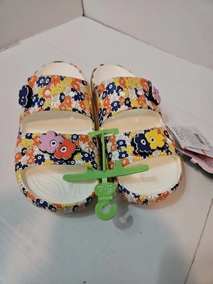 全新 Crocs Marimekko 经典凉鞋拖鞋 花卉 尺寸 W 11 M 9 — 第 1/4 张图片