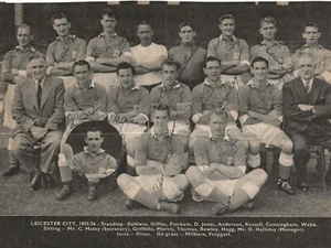 FOTO DEL EQUIPO LEICESTER CITY TEMPORADA 1955-56 ~ FIRMADA POR 15 JUGADORES - Imagen 1 de 5
