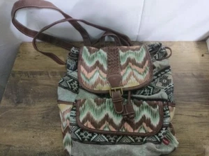 Union Bay Crossbody purse, multicolored Tribal Pattern, 8“ X 5“, Adj strap  - Picture 1 of 10