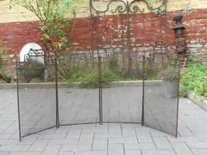 Antikes französisches Kamin Funkenschutzgitter aus Eisen klappbar Landhaus - Picture 1 of 6